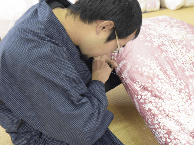 伝統技術により生み出されるのはあなたの為だけのふとんです。